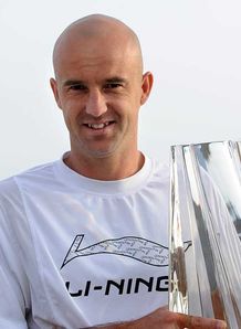 Ljubicic lifts Wells title