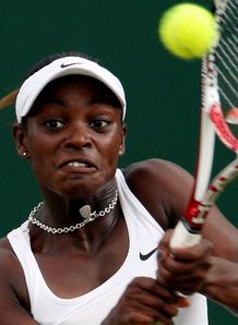 Teenager Stephens advances