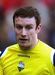 Elliott bags Canaries brace