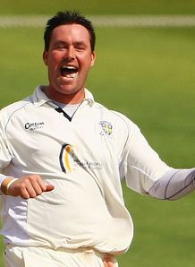 Durham see off leaders