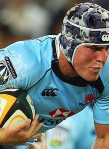 Douglas stays with Waratahs 