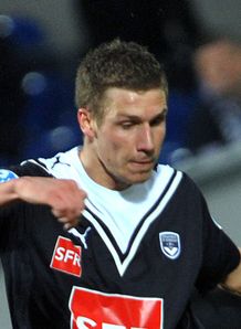 Sertic signs contract extension
