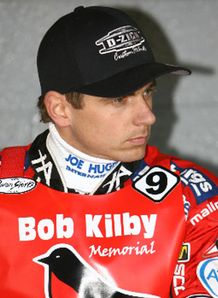 Hans up for Aces challenge