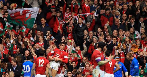 Wales 33 Italy 10
