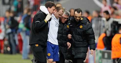 Wayne Rooney Injury Manchester United Champions League Quarter Final