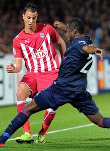 Chamakh holds Gunners talks