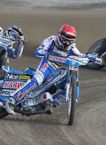 Bees fly into play-offs