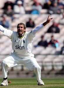 Tahir takes Bears to semis
