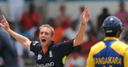 England cruise into final