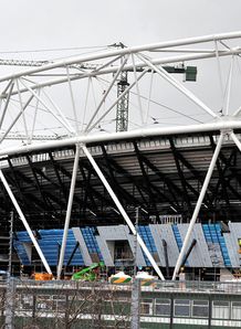 Coe backs Hammers bid
