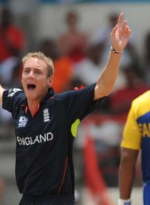 England cruise into final