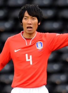 Villa track Korean defender