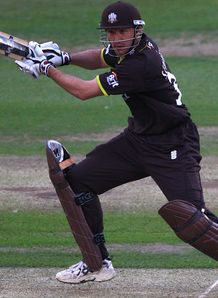 Schofield saves Surrey