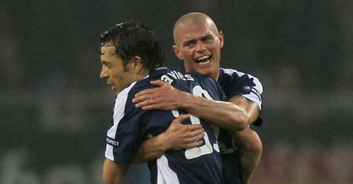 Simon Davies Paul Konchesky Fulham