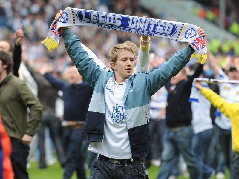 Fan-Leeds-United-League-One-2_2451156.jpg