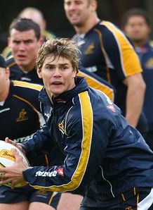 Wallabies recall for Barnes