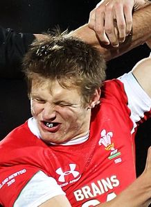 Ospreys edge out Leinster Ospreys edge out Leinster