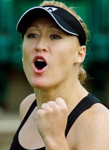 Baltacha beats Schiavone