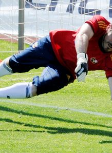 Iker-Casillas-Spain_2466223.jpg
