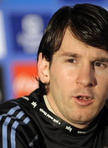 Messi makes Cesc plea