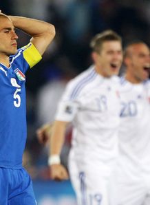 Cannavaro quits Italy duty