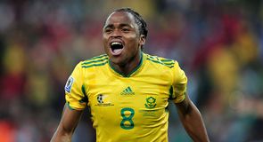 Siphiwe Tshabalala scores a cracking opening goal for the 2010 World Cup but South Africa can't hold onto the lead as the game ends a draw.