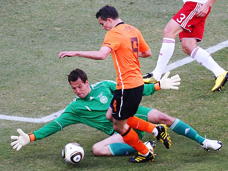 Thomas-Soerensen-Robin-van-Persie-Holland-Den_2465481