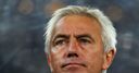 Van Marwijk extends Holland deal