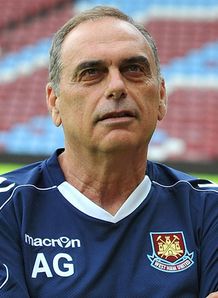Hammers move for Argentine