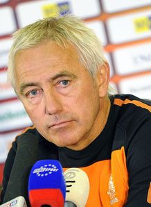 Van Marwijk rings changes