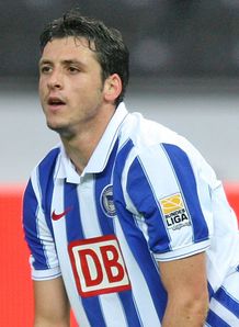 Hamburg swoop for Kacar