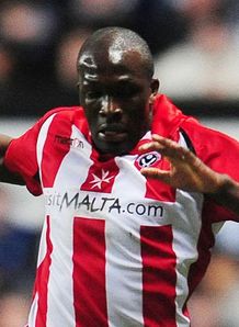 Nos holding Blades talks