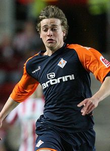 Blackpool lodge Eaves bid