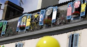 Stage 18 started in Salies-de-B�arn