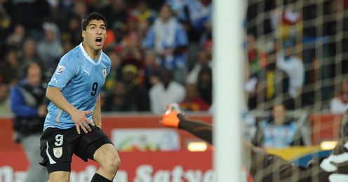 Uruguay v Ghana Luis Suarez shoots over