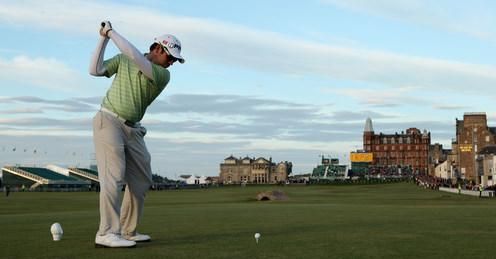Louis Oosthuizen - four-shot lead.