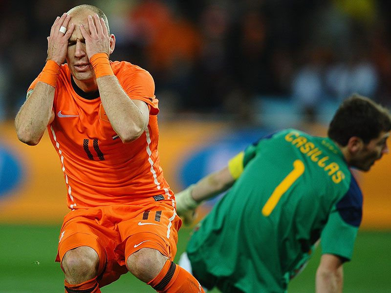  Holland 0 Spain 1  