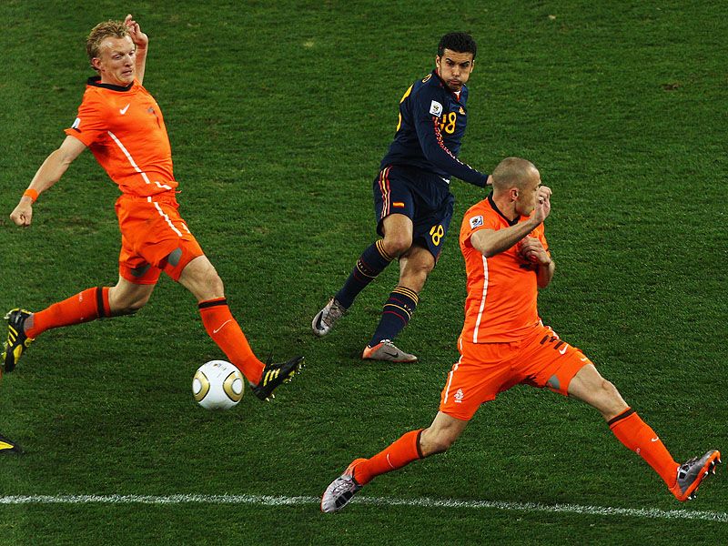  Holland 0 Spain 1  