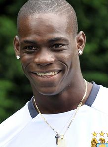 Balotelli unhurt after crash