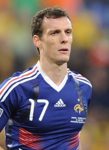 Wenger confirms Squillaci hope