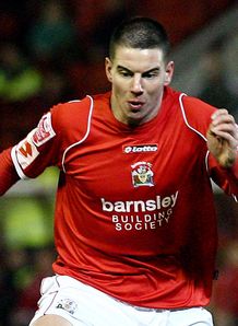 Hammill seals Wolves switch