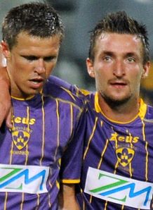 Palermo swoop for midfield duo