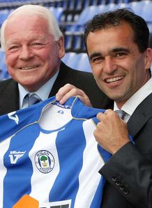 Whelan in Latics quit threat