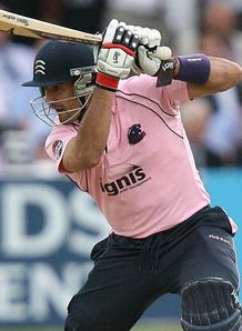 Shah makes farewell fifty