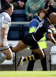Tom Varndell going over against Leicester Tom Varndell going over against Leicester