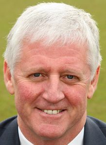 Foxes board back Davidson