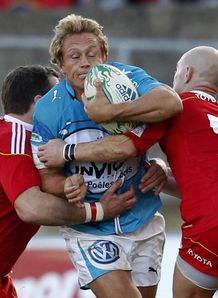 Jonny Wilkinson held by Munster Jonny Wilkinson held by Munster