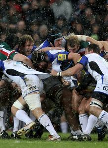 Leicester and Bath mauling in the rain Leicester and Bath mauling in the rain