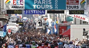 Paris-Tours Photo Gallery