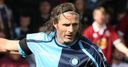 Ainsworth signs new deal
